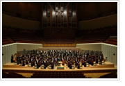 東京交響楽団は1946年に設立され、2004年7月からミューザ川崎シンフォニーホールを活動の拠点として活動しています。