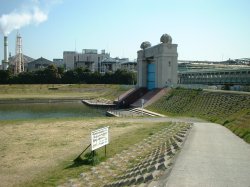 川崎河港水門の写真