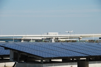 浮島太陽光発電所の様子