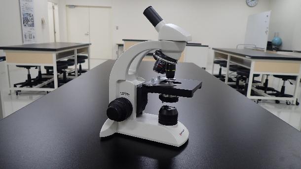 双眼式生物顕微鏡（SHIMAZU）