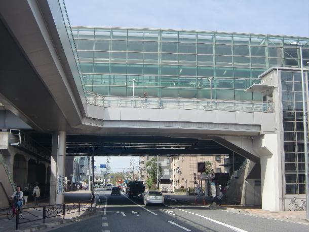 登戸駅多摩川口歩道橋の写真