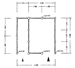 棟持柱の木小屋平面図