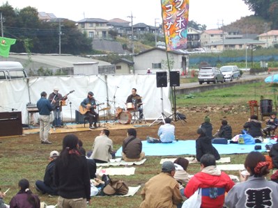 田んぼでコンサート（麻生区黒川）