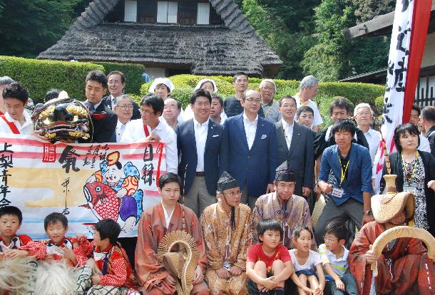 関係者の皆様との記念撮影