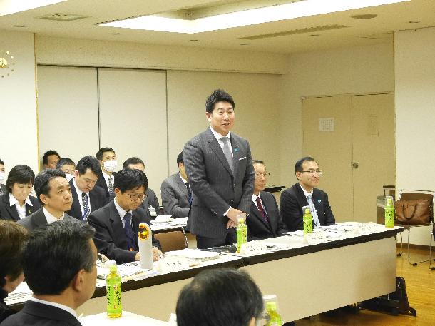 連絡協議会で挨拶する市長