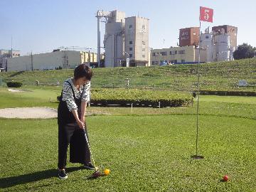 子どもも楽しめるパターゴルフに挑戦！