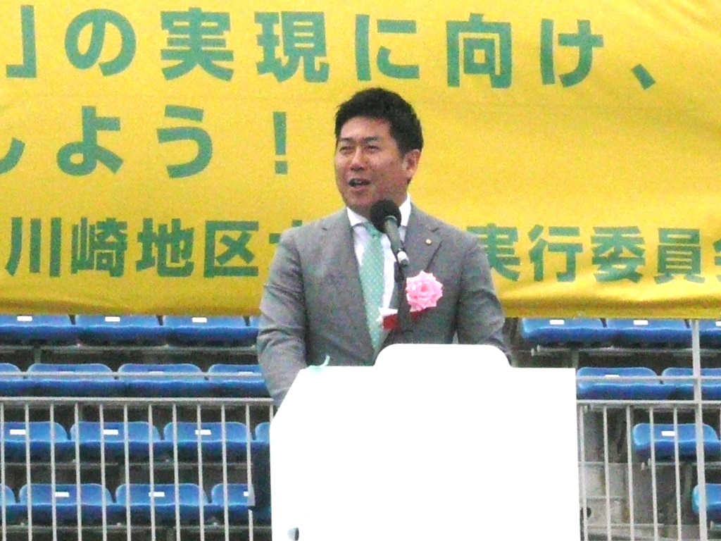 挨拶をする市長