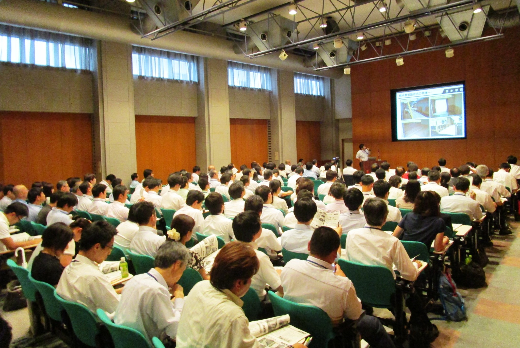 報告会の様子