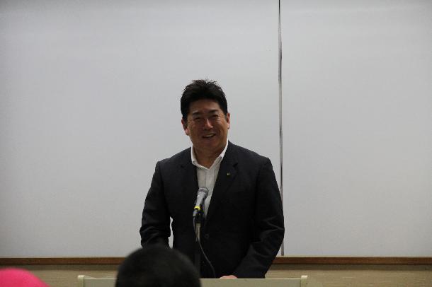 挨拶をする市長