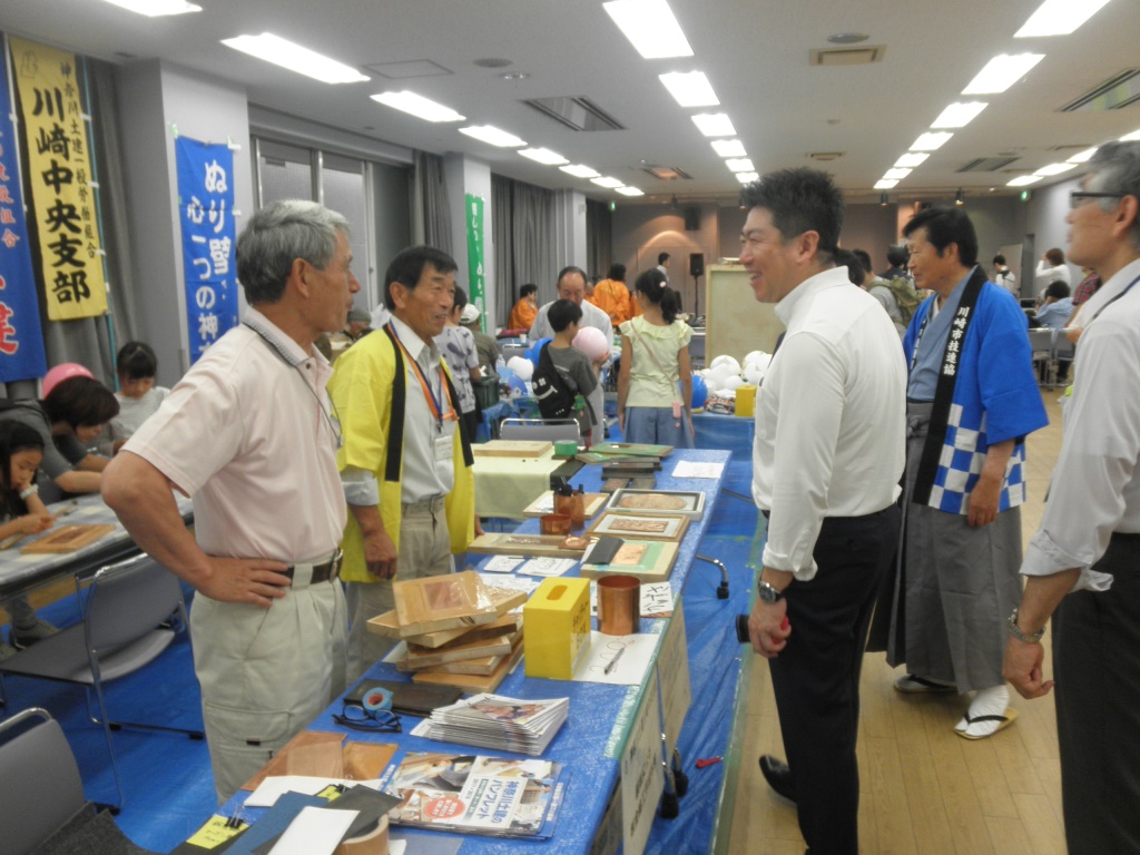 技能職者に話を聞く市長