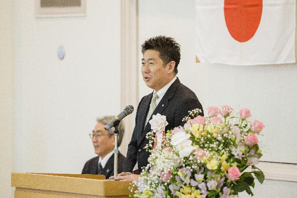 挨拶をする市長