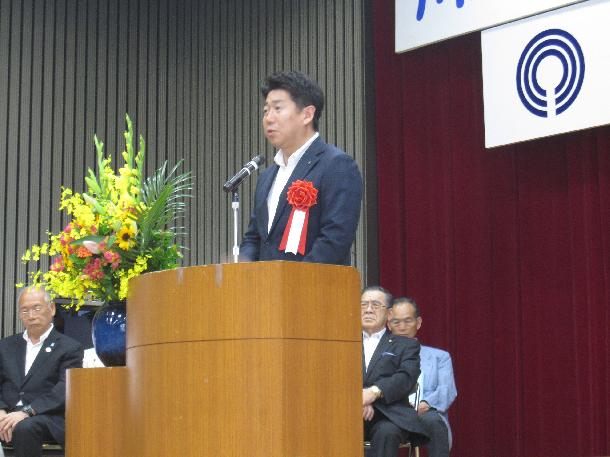 挨拶をする市長