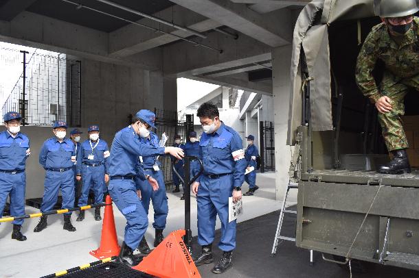 等々力球場での緊急物資輸送