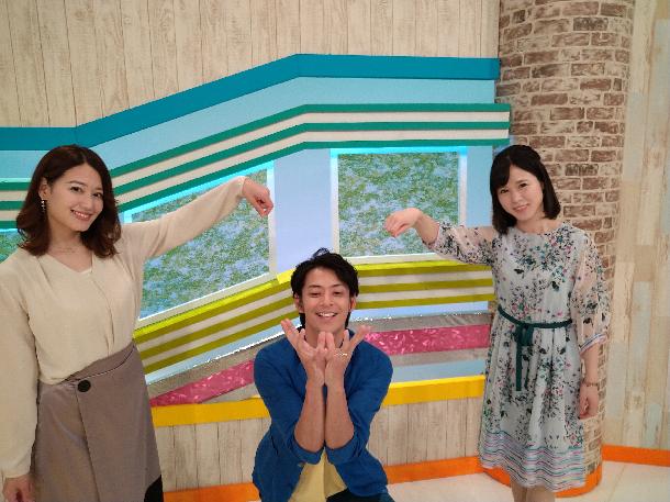 【写真】左、プレゼンターの須貝さん、中央MC敦士、右田中アナウンサー
