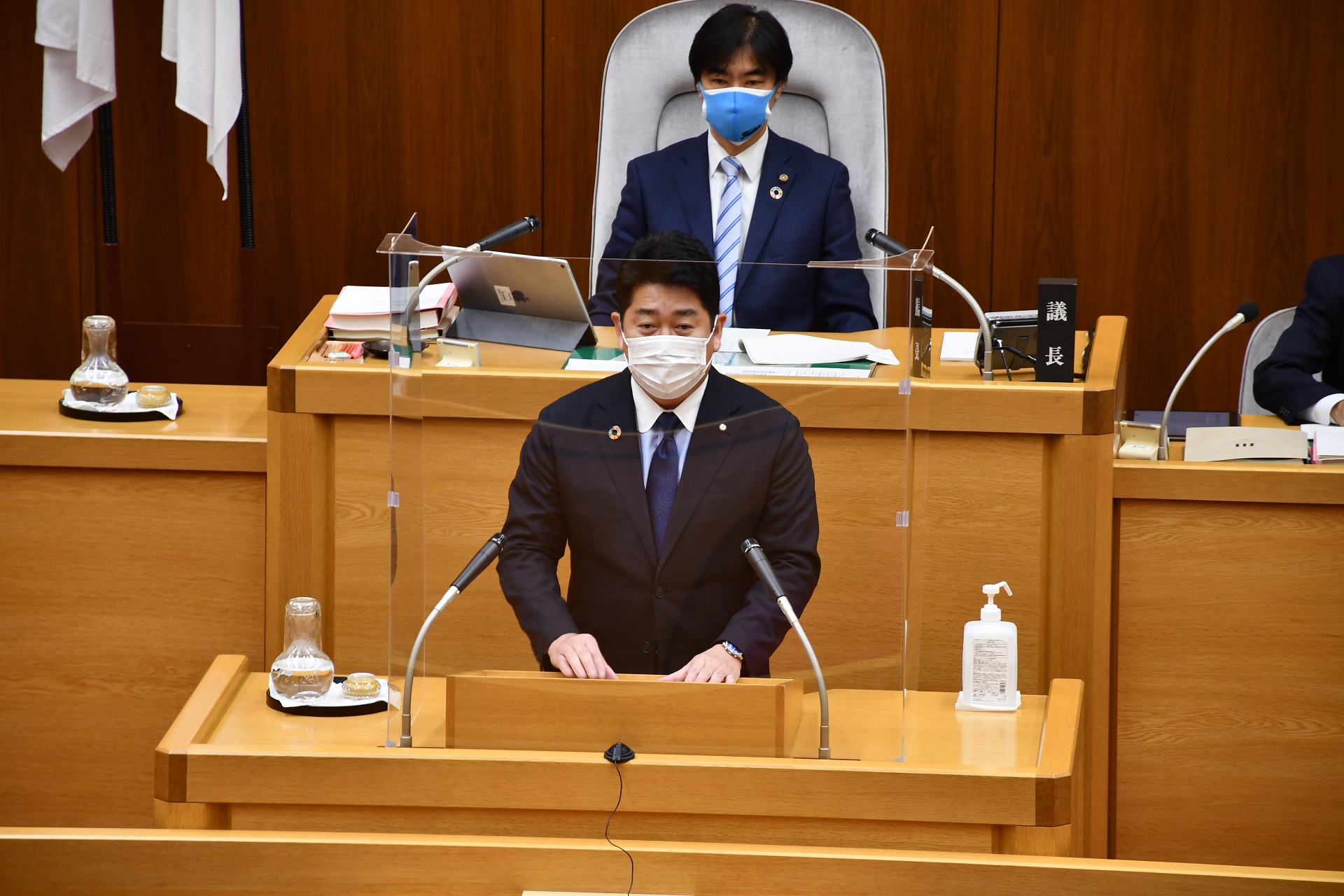 発言する市長