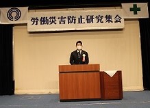 挨拶を述べる市長