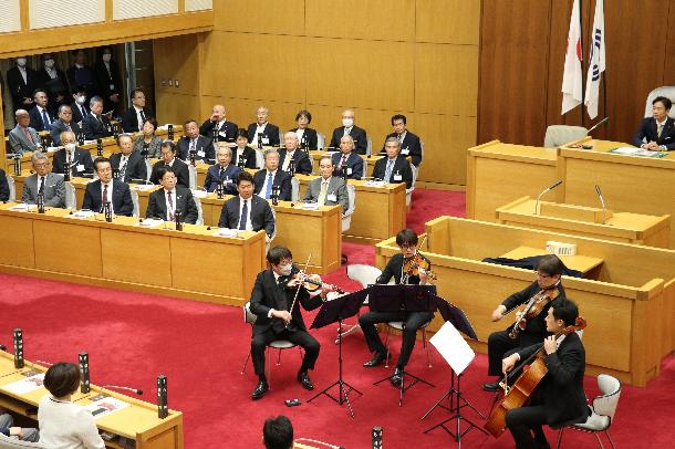 東京交響楽団による記念演奏の様子
