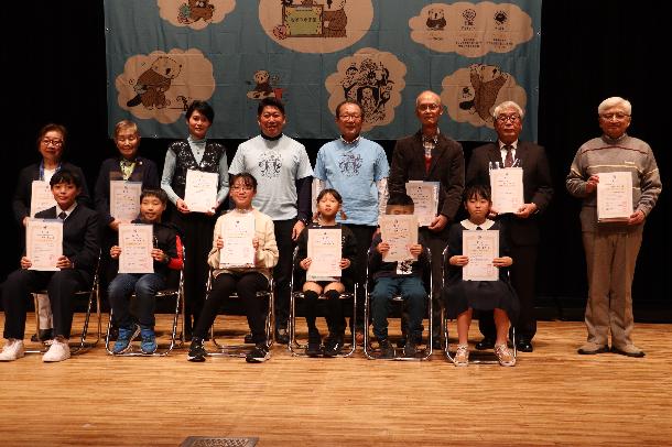 写真1：寺子屋川柳表彰式の様子