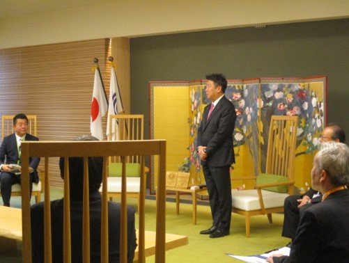 写真2:お祝いの言葉を述べる福田市長