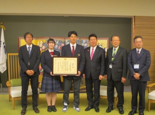 写真5:受賞校記念撮影 橘高等学校