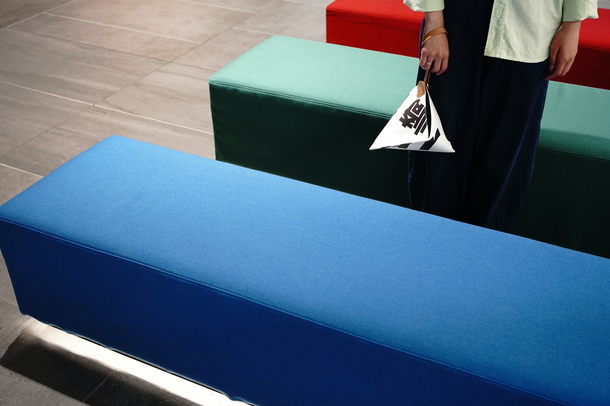 新発売する「POUCH」