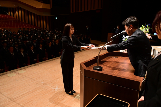写真2：辞令交付