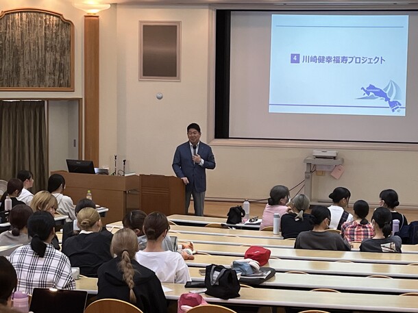 写真2:学生との意見交換