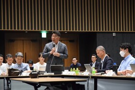 総括のコメントをする市長