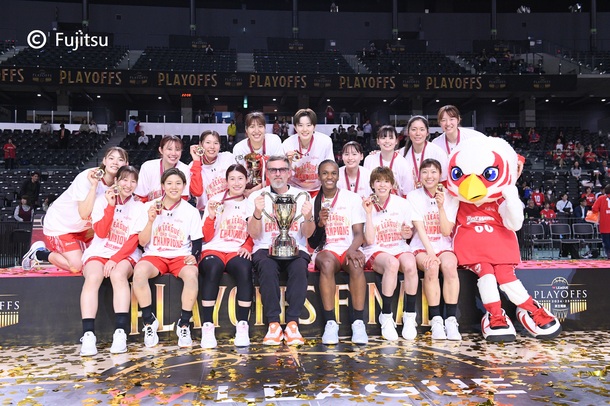富士通レッドウェーブ 2年連続Wリーグ優勝の画像