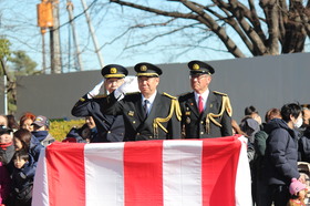 消防部隊を観閲する市長2