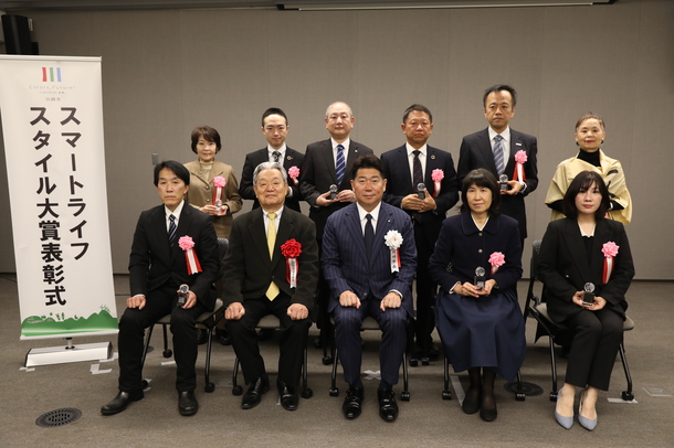 写真2：受賞団体との集合写真