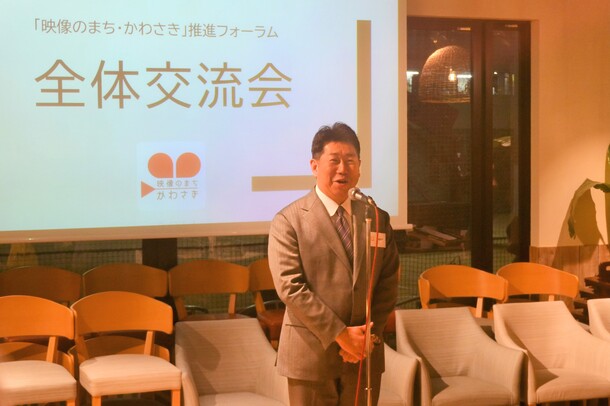 写真1：挨拶を述べる市長