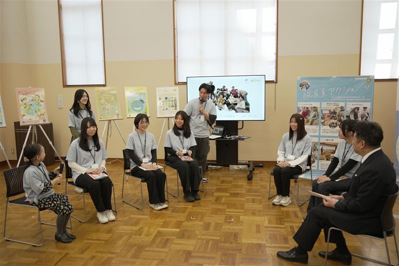 写真2：報告会の様子