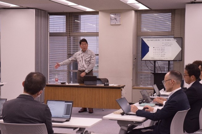 写真4:コメントをする市長