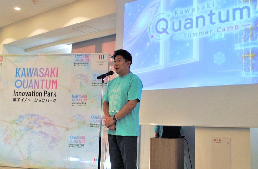写真1:高校生に期待のメッセージを送る市長