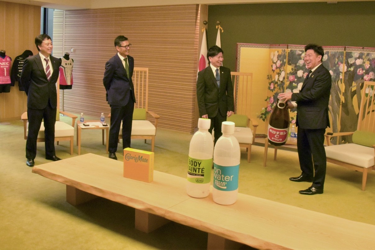 写真2：歓談の様子