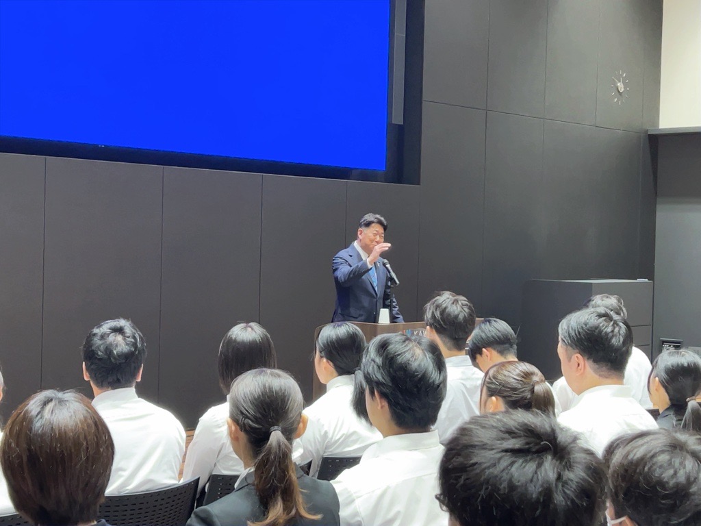 写真2:市長メッセージの様子