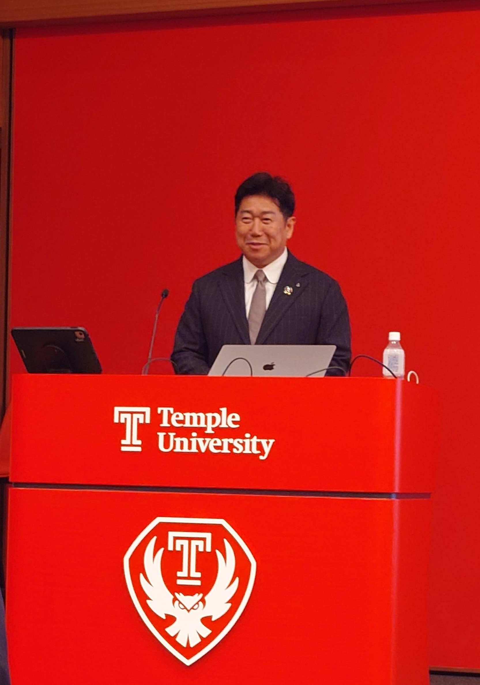 写真1:祝辞の様子
