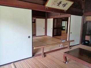 古民家の内装の写真（修繕後）