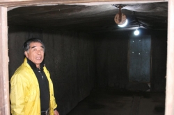 吉田さん考案の地上室、23～25度の高湿度の部屋