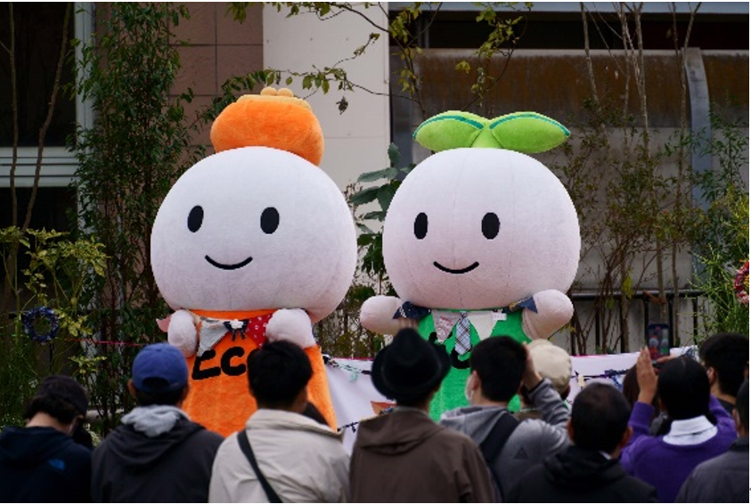 おしゃれをしたえこちゃんず
