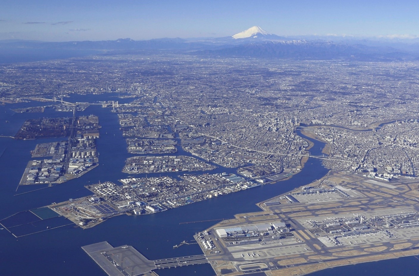 東京湾から　川崎市臨海部（現在）