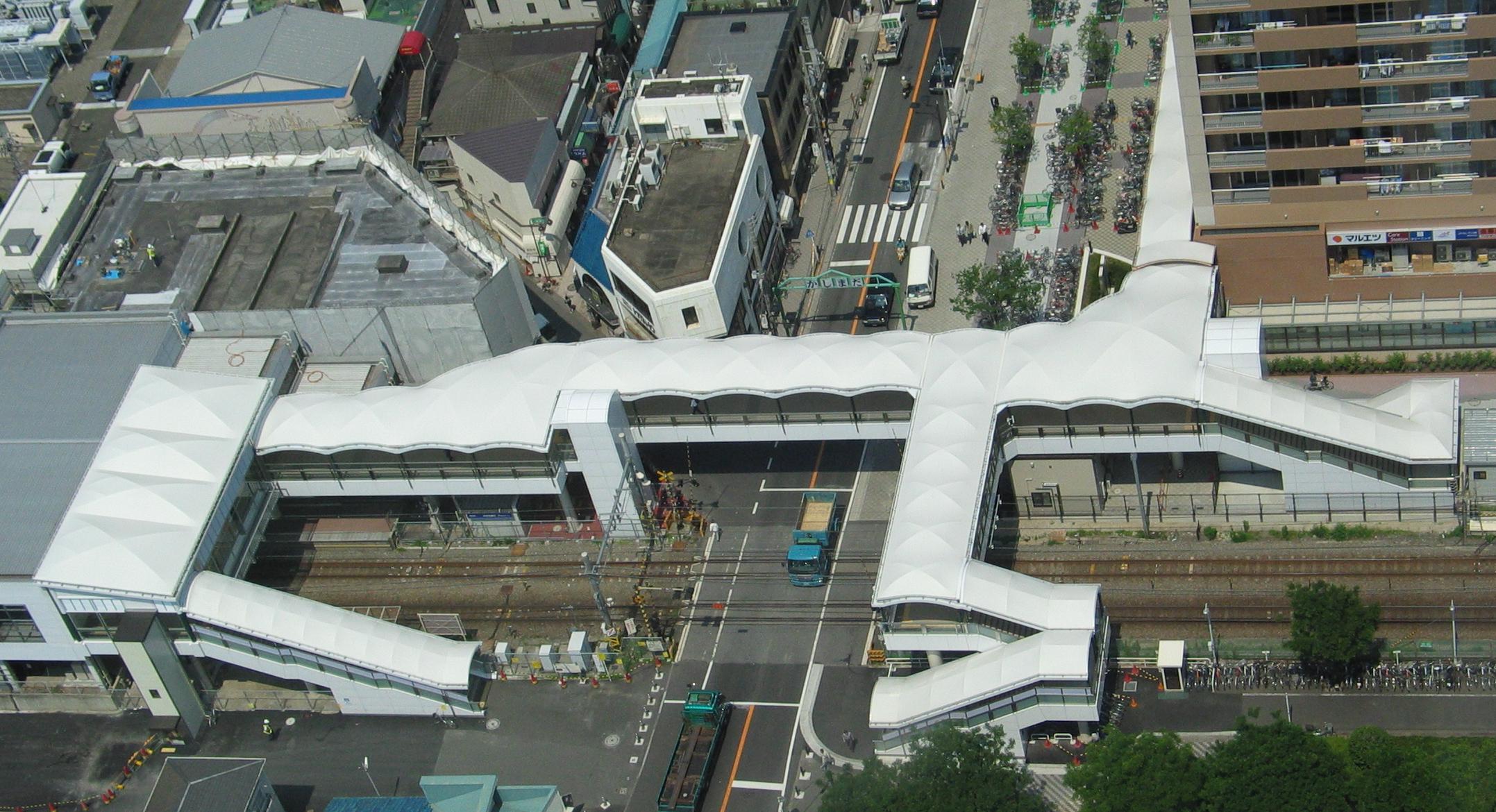 鹿島田駅前歩行者デッキの写真