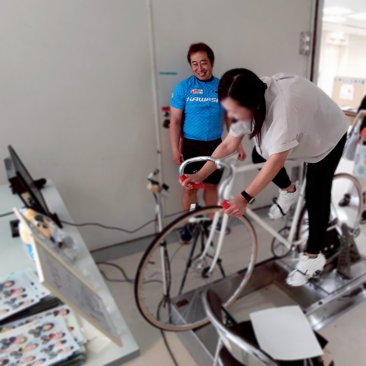 競技用自転車体験の様子