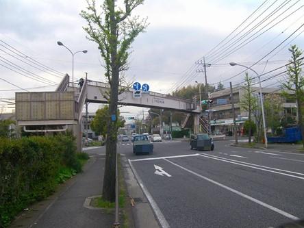 子母口歩道橋の写真
