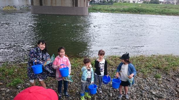 アユ放流会（多摩川緑地バーベキュー広場、高津区）