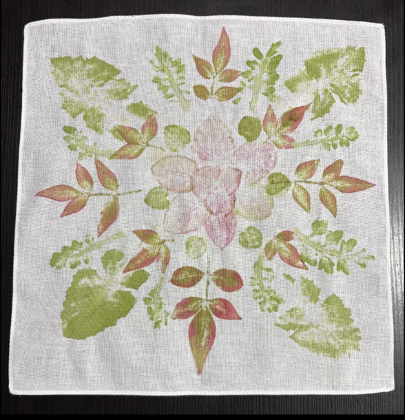 草木こすり染ハンカチづくり