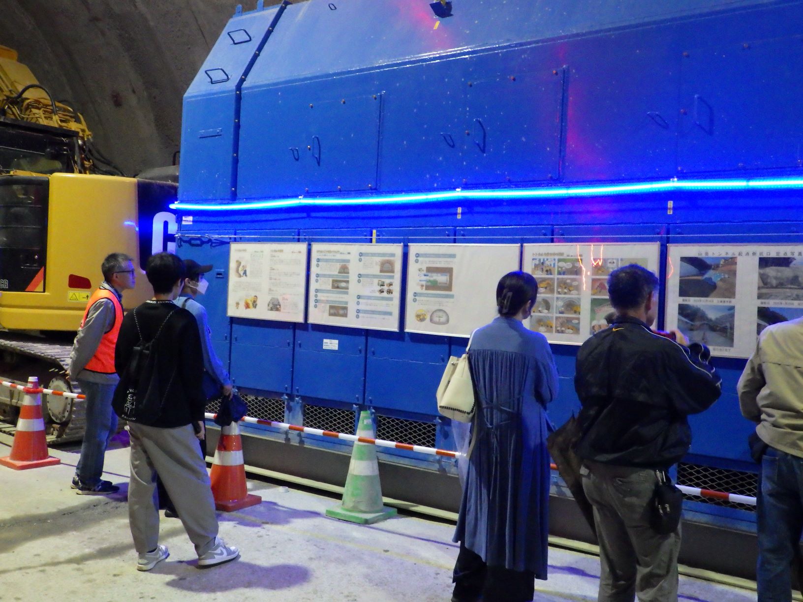 トンネル工事説明パネルの写真