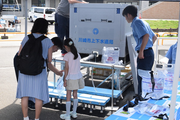 応急給水訓練の様子