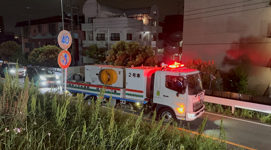 排水ポンプ車配置した様子1